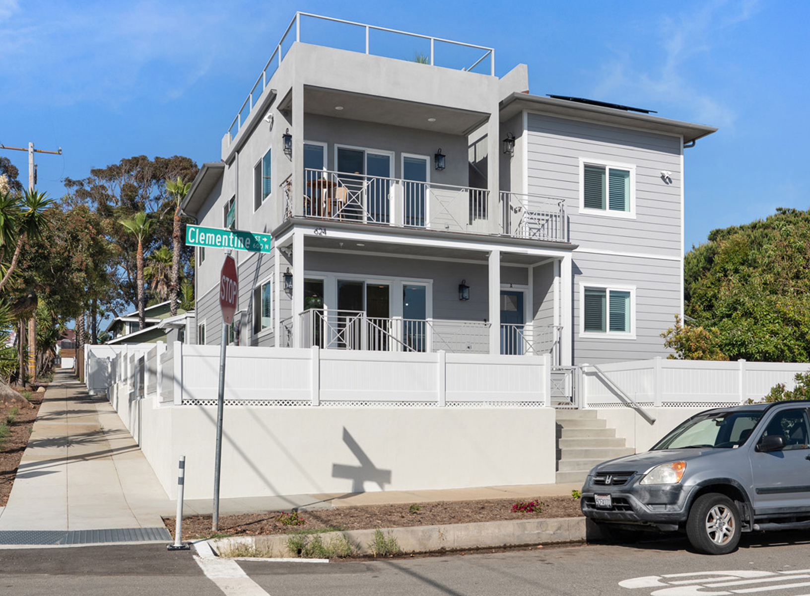 Suncoast-Construction-Oceanside-modern-multifamily-building-after-finished